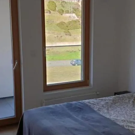 Luxury Apartment With Spacious Balcony & Terrace! Сasa de vacaciones Praga