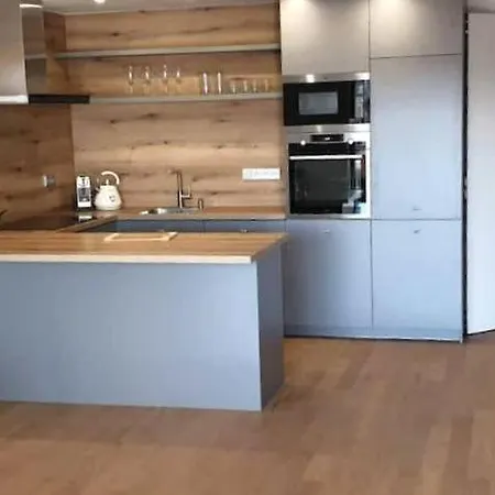 Luxury Apartment With Spacious Balcony & Terrace! Сasa de vacaciones